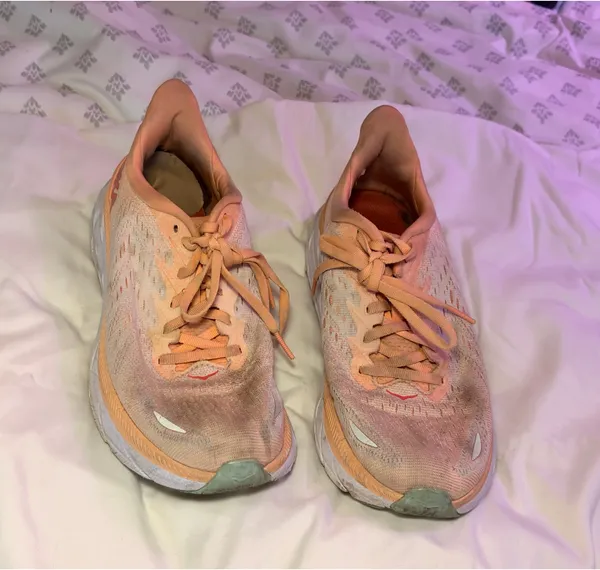 Women’s Hoka Clifton 8 Running Shoes Women’s 7.5 Pink/Peach - Image 4