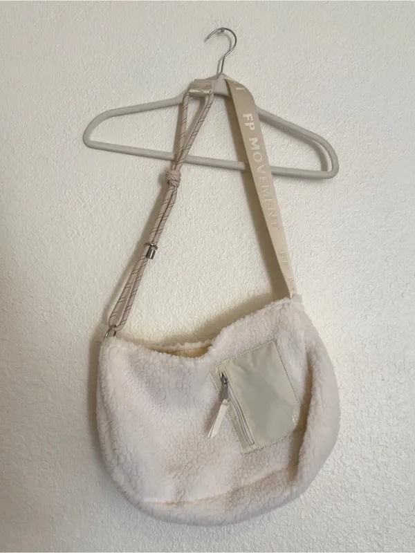 NWOT free people slopes Sherpa sling bag - Image 8