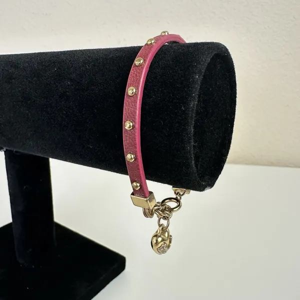 Y2K‎ Vtg Juicy Couture Puff Heart Gold Tone w/Fuchsia Leather Band Bracelet 7" - Image 2