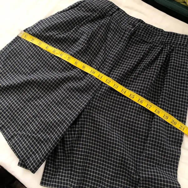 Black white plaid preppy pleated high rise Bermuda shorts office siren core Measurements in pics - Image 4