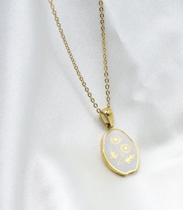 Daisy Flowers Irregular Pendant Necklace Gold - Image 7