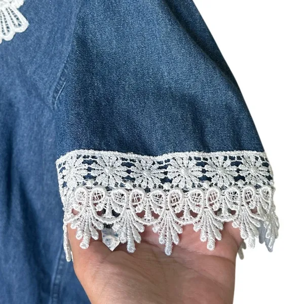 VTG 90s Y2K Blue Denim Short Sleeve Button Down Shirt L Crochet Eyelet Lace Trim - Image 6
