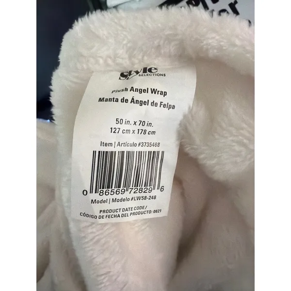 Style Selections Plush Angel Wrap Cream Wearable Blanket Cape LW58-248 Pockets - Image 3