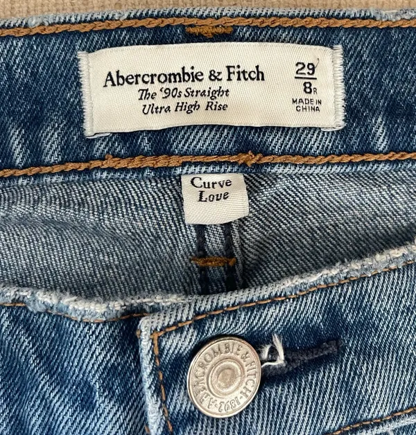 Abercrombie Ultra High-Rise Jeans 90s Straight Curve Love - Image 4