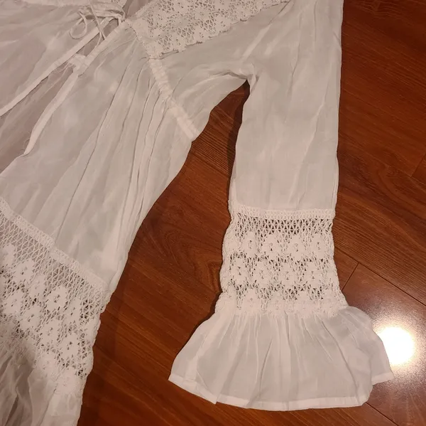 Cresent Bay White Sheer Crochet Coverups Size Medium - Image 7