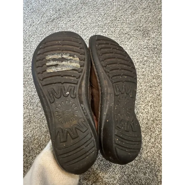 UGG Women's Brown Leather‎ Clog Mules Slip On Sherpa Shearling Lined Sz 7 - Image 4