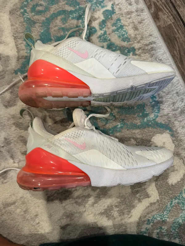 Nike Air Max 270 Shoes - Image 2