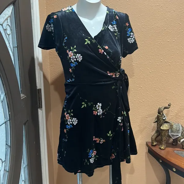 Urban outfitters black floral wrap dress - Image 2