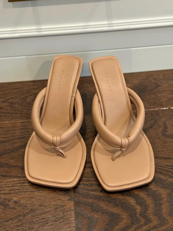 ASOS Beige Square Toe Flip Flop Heels Size 6 - Image 3