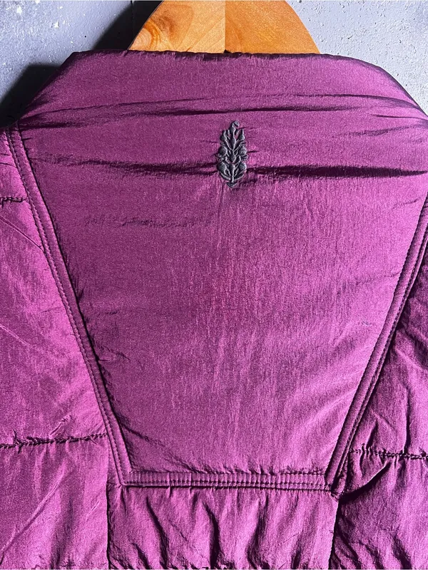 Free People On The Move Packable Puffer Long Vest in Black Cherry. Size Small - Image 10