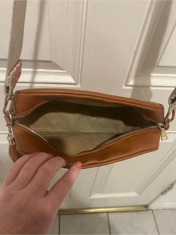 Tan Crossbody Camera Bag with Pink Patterned Strap and Tassel - Image 5