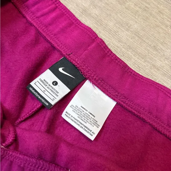 •NIKE• FLEECE CAPRI PANTS - Image 4