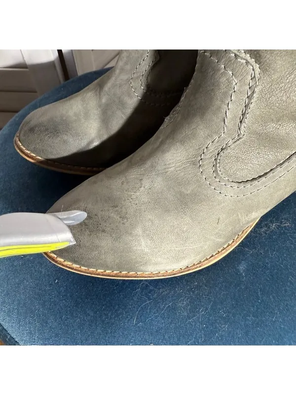 Rebel Taupe Gray Leather Ankle Cowboy Boots Size 9 - Image 9