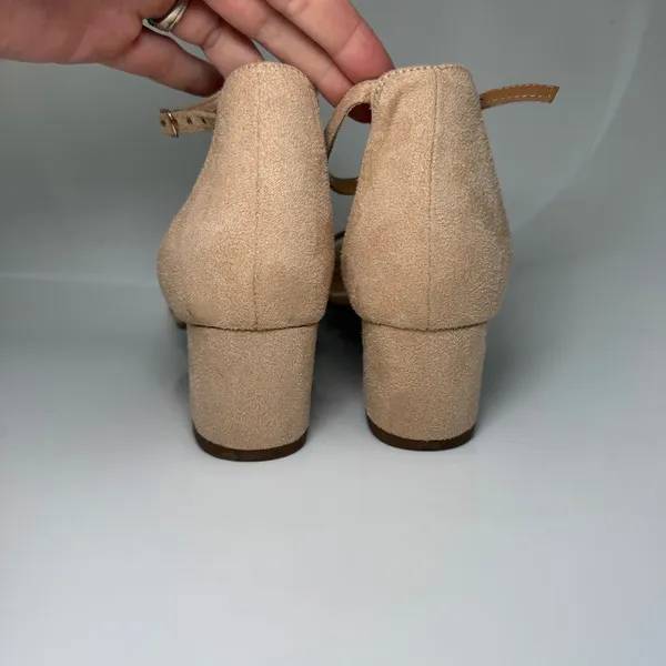 Cushionaire Alba Block Heel Sandal Size 9 Nude Beige Ankle Strap Wedding Worn - Image 6