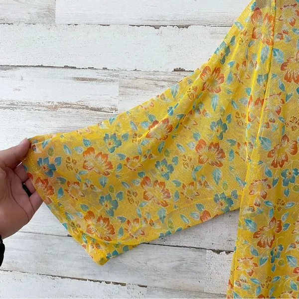 Boutique NWOT Yellow Mesh Floral Kimono Large - Image 2