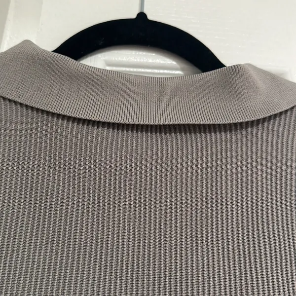 Babaton grey sculpt knit polo NWT - Image 8