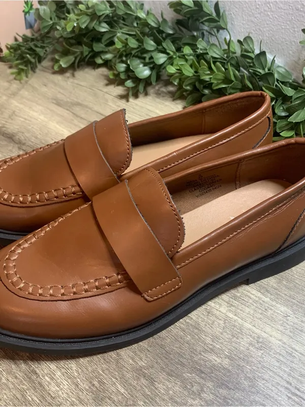 Old Navy Cognac Brown Slip-On Penny Loafers Ladies Size 9 - Image 5