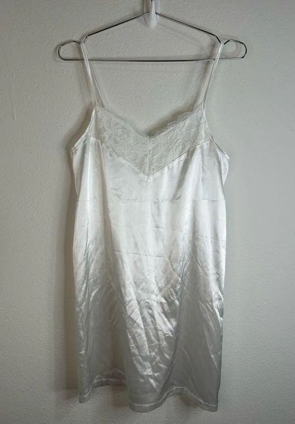 Unbranded White Satin Slip Dress with Lace Trim - Size Small - Image 2