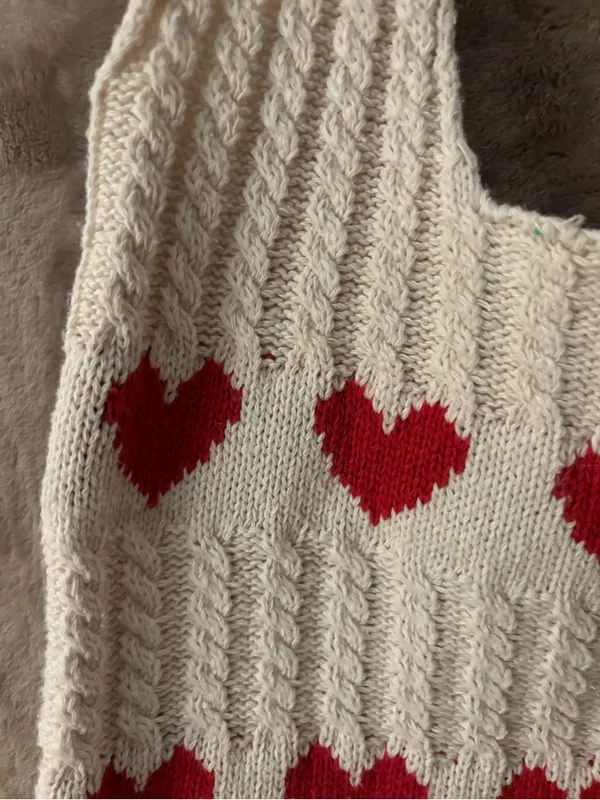 Women’s Cream Knit Heart Tote Bag with Red Hearts - Image 4