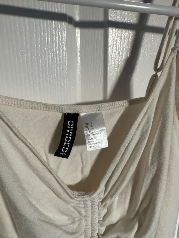 H&M Off-White Flowy Top - Image 5