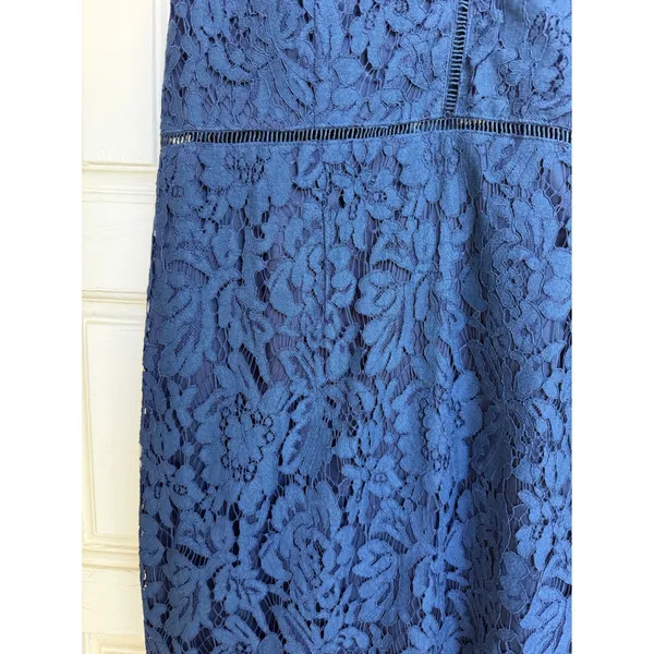 ASTR the Label Navy Blue Floral Lace Midi Dress V-Neck‎ NWT Size Large - Image 2