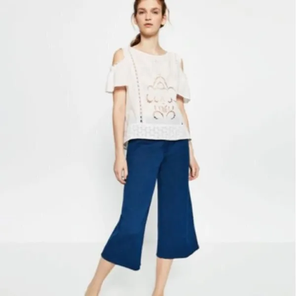 Zara White Cotton Lace‎ Cut Out Cold Shoulder Blouse Size XS - Image 4