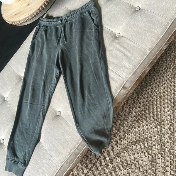 Everlane Green Jogger Sweatpants Size Medium - Image 2
