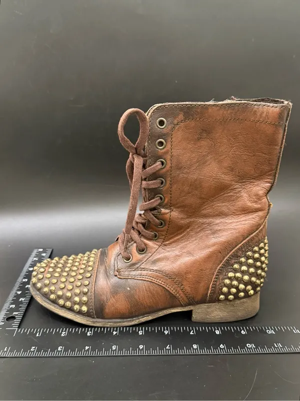 STEVE MADDEN “Tarnney” Distressed Brown Leather Studded Moto Boots Size 7.5M - Image 11