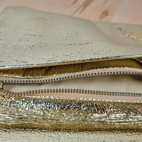 Vintage Clutch Wallet Womens 8"x5" Metallic Gold Kiss Lock Bi-Fold Evening Purse - Image 9