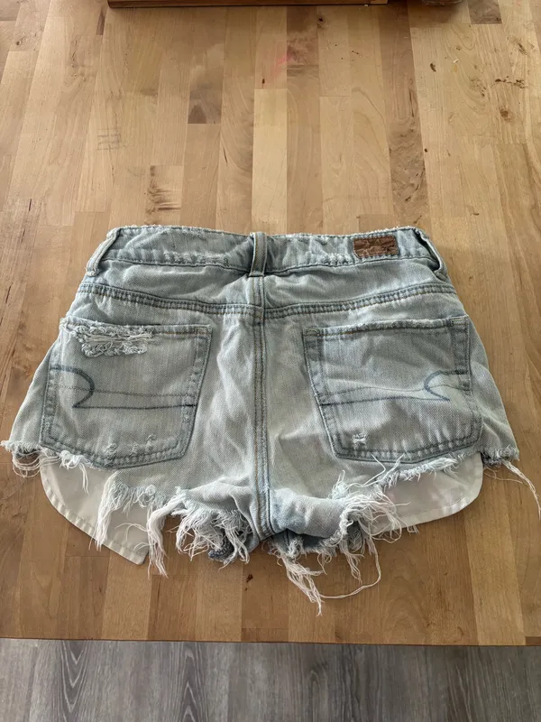 American Eagle Light Wash Shorts - Image 2