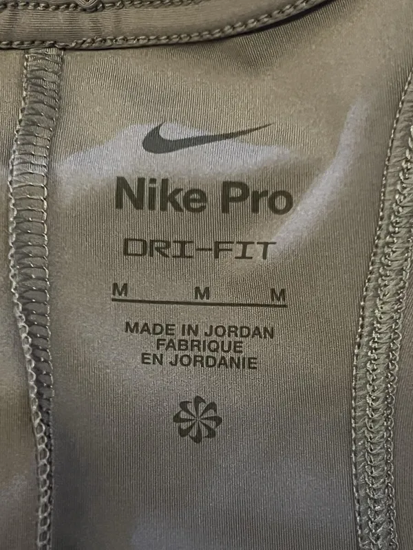 Nike Pro Tank Top Womens Medium Purple Dri-FIT High Neck Cropped Gym Athletic - Image 7