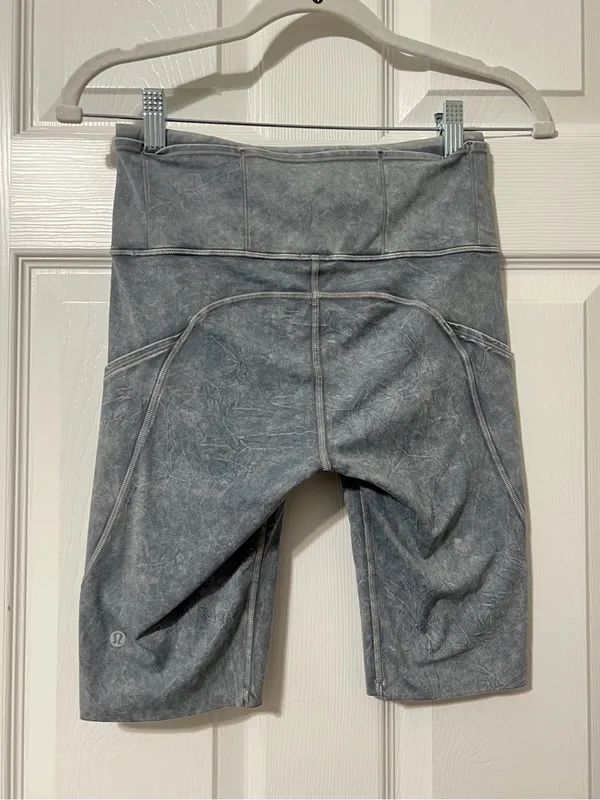 Lululemon Fast and Free 10” Ice Dye Bike Shorts Size 6 - Image 4