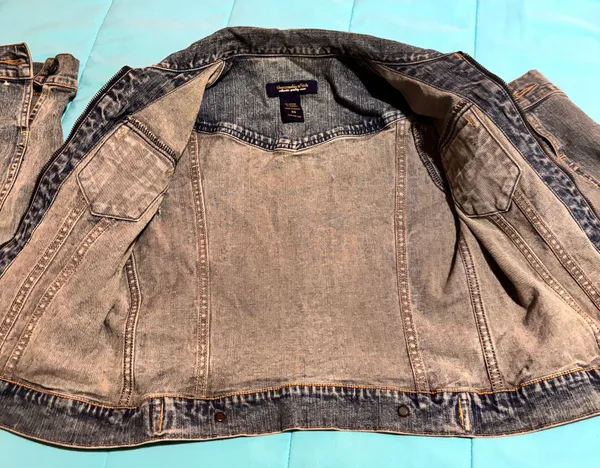 Vintage Abercrombie & Fitch dark washed vintage Jean jacket - Image 9