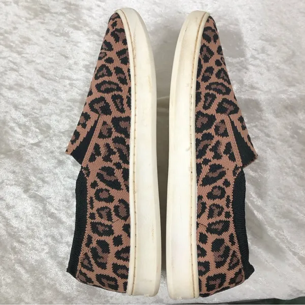 Skechers cheetah leopard print slip on size 7 memory foam sneakers - Image 6