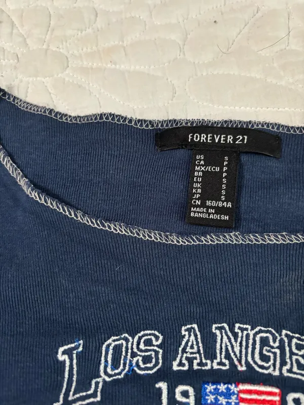 Forever 21long sleeve crop top - Image 3