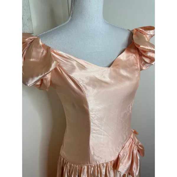 Vintage 80s Peach Satin Prom Dress ILGWU Drop Waist Puff Sleeve Bow Hi Low - Image 3