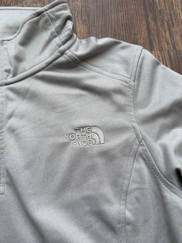 The North Face Women’s Gray 1/4 Zip Fleece Pullover Jacket Tech Glacier - Size M - Image 6