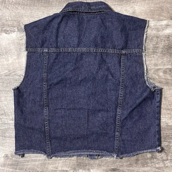 Women's Distressed Denim Raw Hem‎ Short Denim Distressed Dark Wash Vest Size Med - Image 4