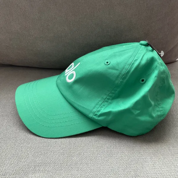Alo Yoga Off-Duty Cap Green Lettuce/White - Image 3