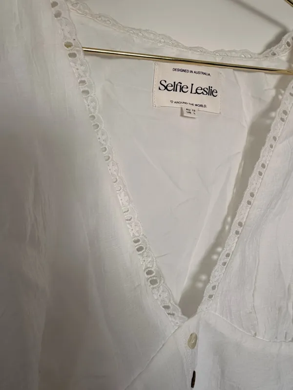 Selfie Leslie Azura Scalloped White Lace Trim Peplum Top - Image 12