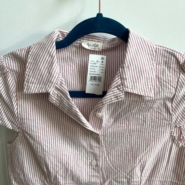 John Galt Button Up Shirt Wmn OS Beige White‎ Pinstripe Preppy Cotton Cap Sleeve - Image 4