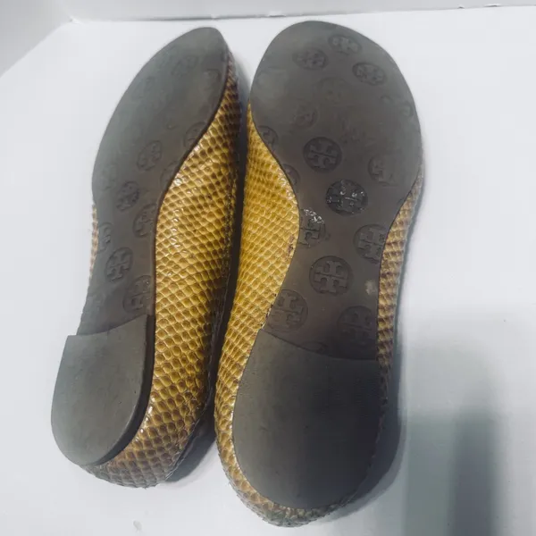 Tory Burch Reva Gold ballet flats shoes Mustard yellow snakeskin leather sz 10 - Image 7