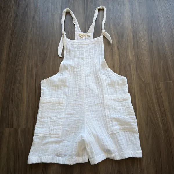 Lotus and Luna Overall Romper White Size L - Image 2