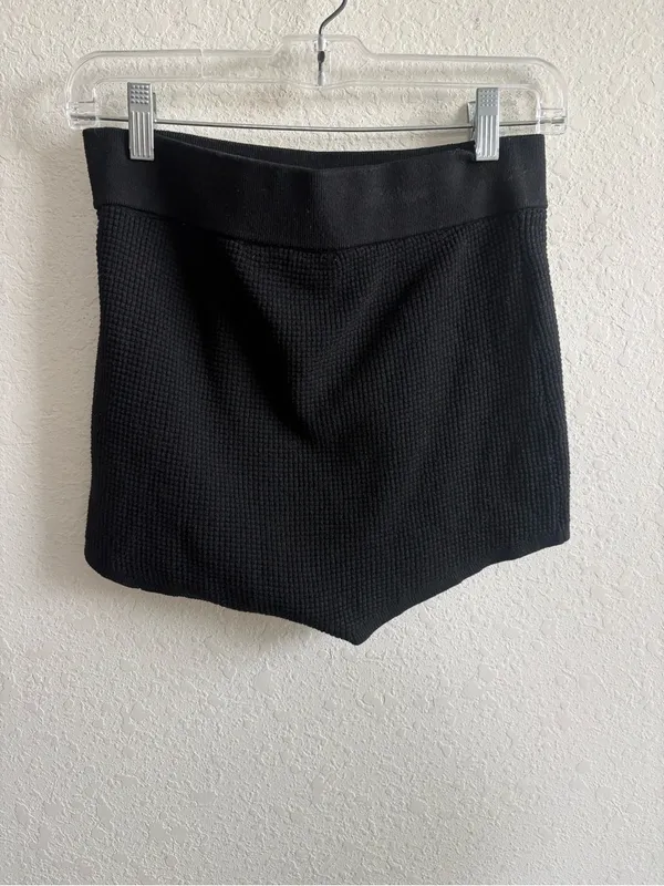 Fear of God Essentials Womens Waffle Boy Short size large - Image 3