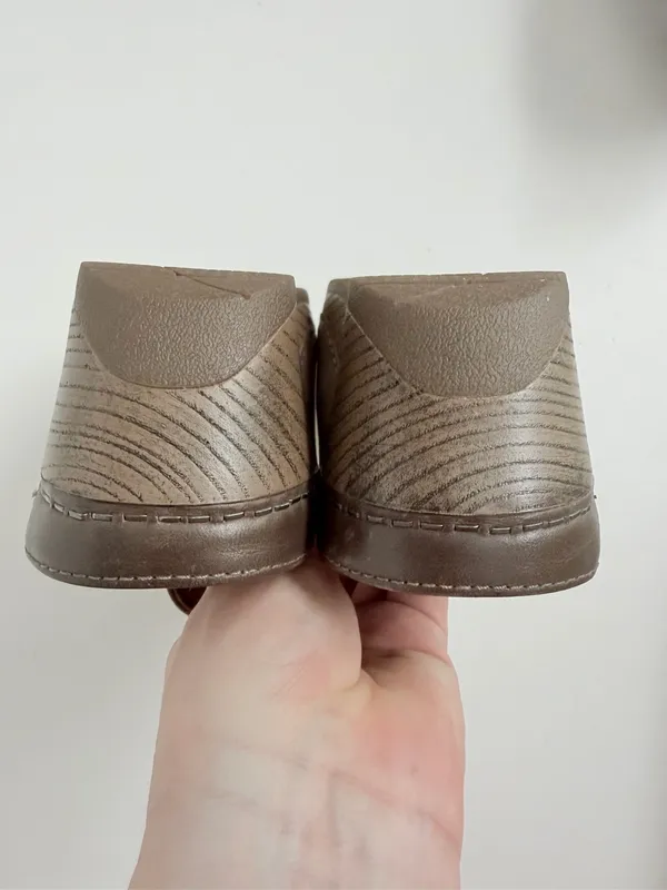 Dansko Clogs Melody Slip On Mules Leather Comfort Travel Burnished Taupe Grey - Image 8