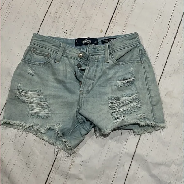 Hollister light blue high rise mom jean - Image 2