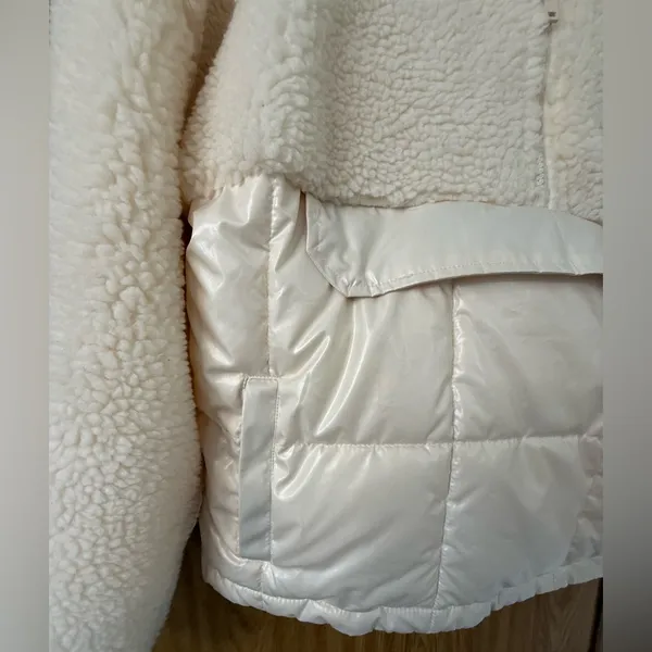 Fabletics Cream Sherpa Jacket size XS - Image 6