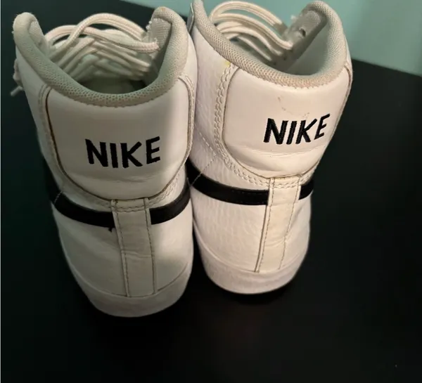 Nike sneakers size 4.5 - Image 2