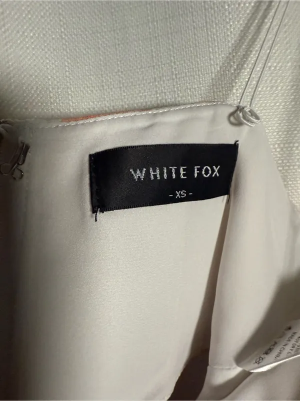 White Fox White and Peach Floral Underwire Crop Top Size XS - Image 4