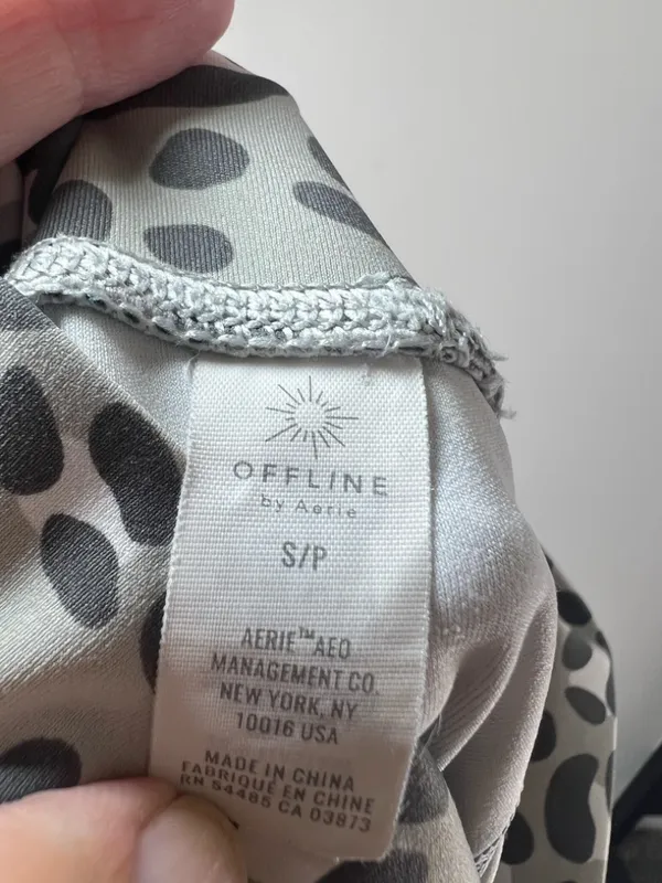 Offline by Aerie Goals 7/8 High Rise Leggings Gray Cheetah Yoga Pilates FLAW Sm - Image 9